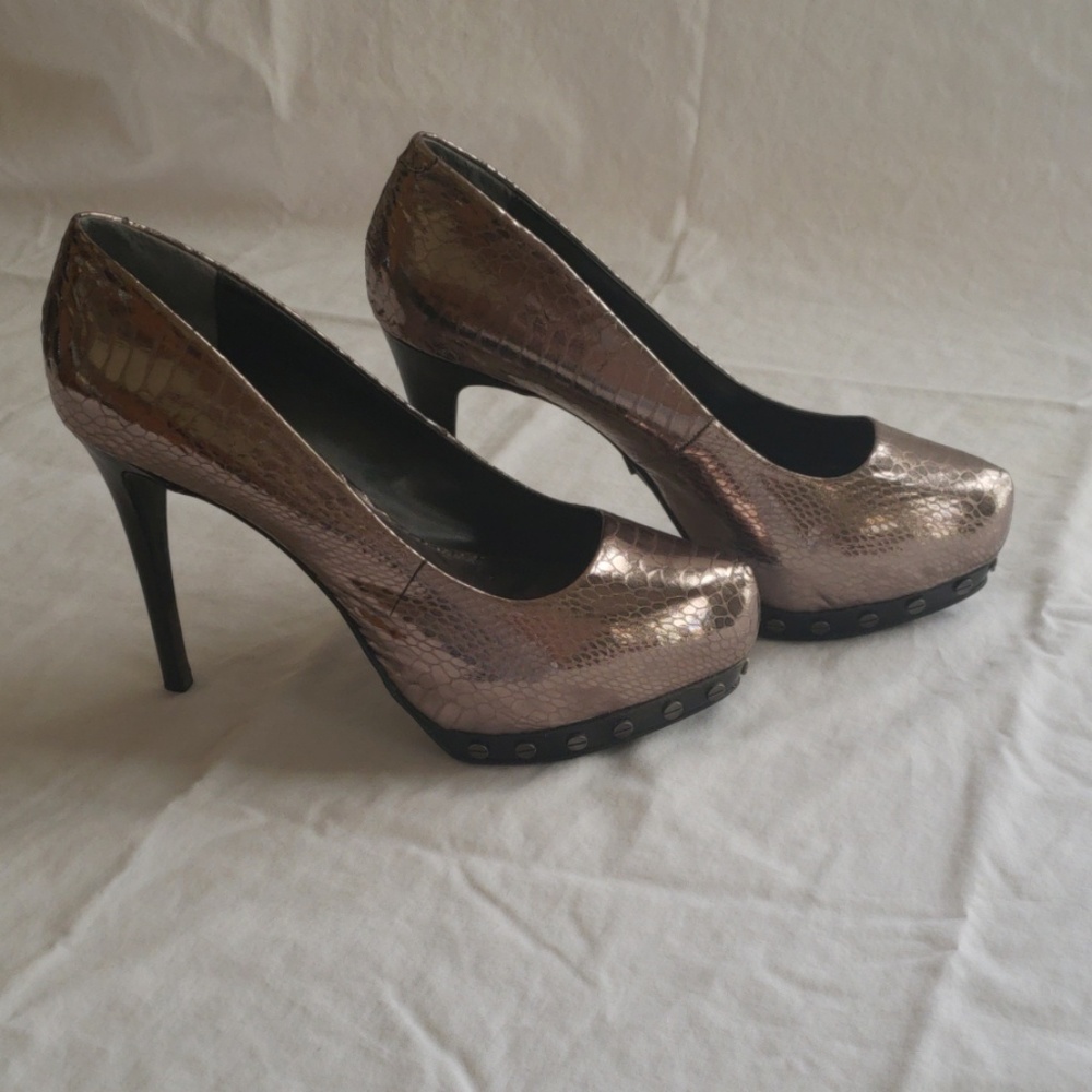 Simply Vera platform heels